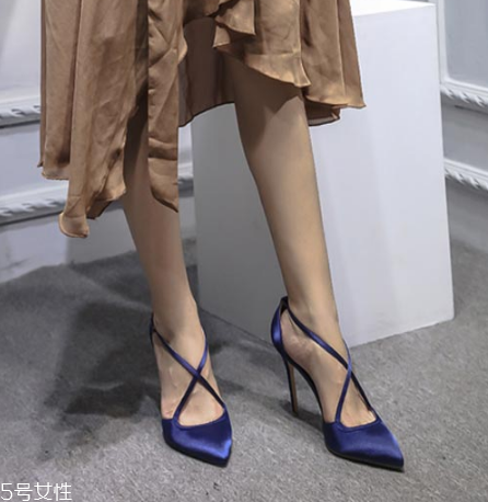 高跟鞋38碼多少厘米？學(xué)會(huì)測(cè)量腳長(zhǎng)