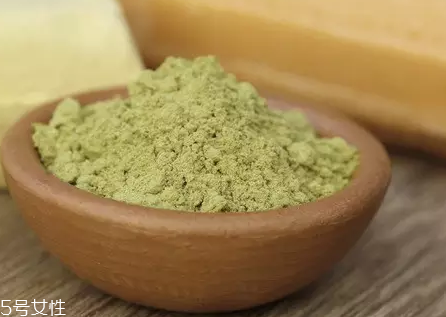 粘土面膜有幾種？高嶺土是最常見的清潔面膜成分