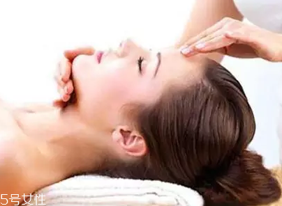 玫瑰果油和玫瑰精油怎么區(qū)分？玫瑰精油超級(jí)昂貴