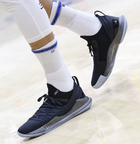 under armour curry 5庫里五代戰(zhàn)靴多少錢？
