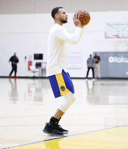 under armour curry 5庫里五代戰(zhàn)靴多少錢？