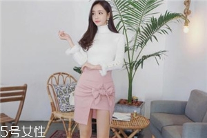 粉色短裙配什么鞋子？少女感爆棚穿搭