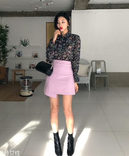 粉色短裙配什么鞋子？少女感爆棚穿搭