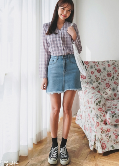 牛仔短裙搭配什么鞋？瞬間變身萌萌少女