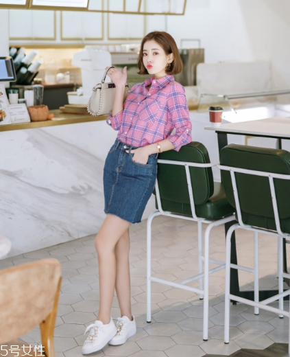 牛仔短裙搭配什么鞋？瞬間變身萌萌少女