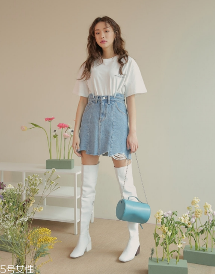 牛仔短裙搭配什么鞋？瞬間變身萌萌少女