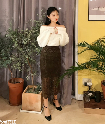 蕾絲半身裙配什么上衣好看？瞬間氣質(zhì)脫俗