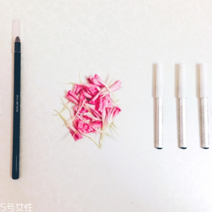 大眼睛怎么選眉筆顏色？眉色不可太淡