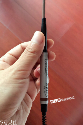 皮膚黑用什么眉筆？眉筆顏色不要太淺太紅