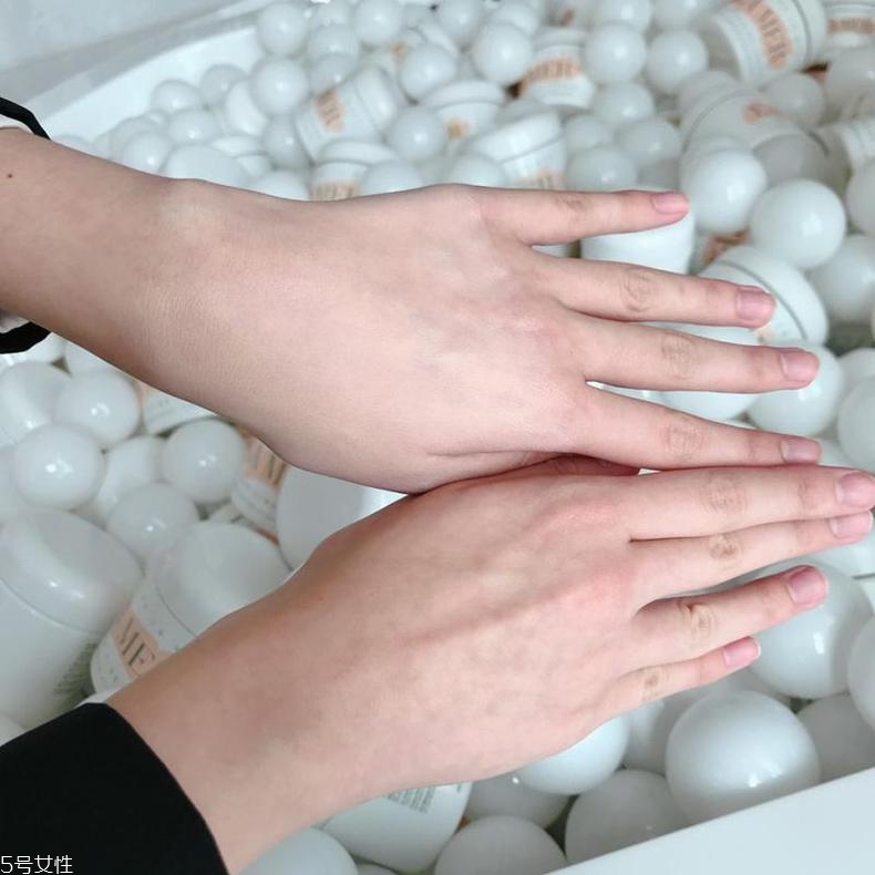 lamer新品2018奇跡煥彩氣墊粉底怎么樣？好用嗎？