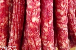 廣式臘腸如何保存？放冰箱保存時(shí)間更長(zhǎng)