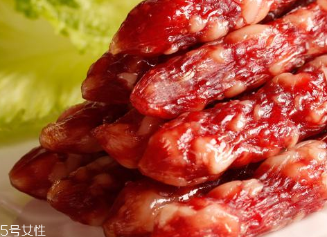 廣式臘腸如何保存？放冰箱保存時(shí)間更長(zhǎng)