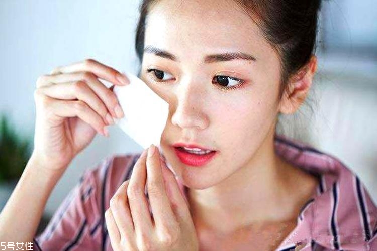 為什么油皮會變成干皮？三個油皮護膚誤區(qū)