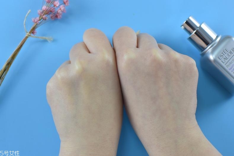雅詩(shī)蘭黛線雕精華有用嗎？拯救表情紋