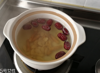 黃芪是大的好還是小的好？好壞跟大小無關(guān)
