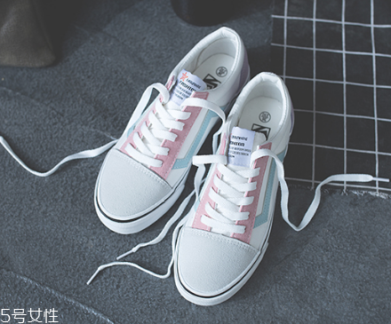 帆布鞋褪色如何修復(fù)？帆布鞋褪色要注意