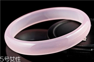粉晶手鐲戴哪只手？左手才能發(fā)揮作用
