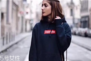 supreme衛(wèi)衣正品多少錢(qián)？全球哄搶的品牌