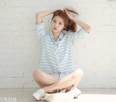 2022流行什么襯衫？美麗大方的春日女神