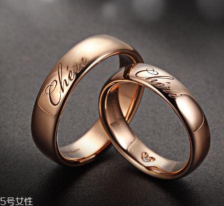 婚戒可以戴右手嗎？沒(méi)有明確的規(guī)定