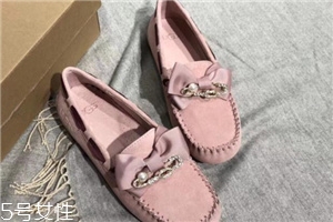 ugg豆豆鞋多少錢一雙？ugg也有單鞋