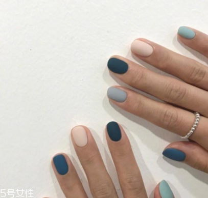 涂一次指甲油多久卸掉？最好是半個月卸掉