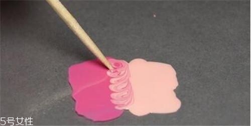 可撕指甲油哪個牌子好？女神都愛的六款健康指甲油