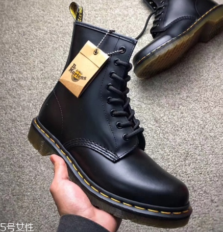 dr.martens是哪個(gè)國(guó)家的？首屈一指的工鞋品牌