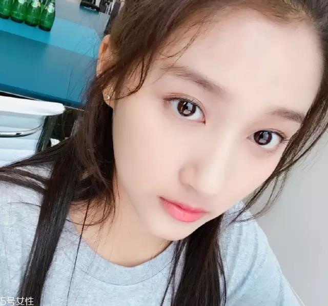 春天適合什么唇妝？4款簡單易上手的撩動唇色