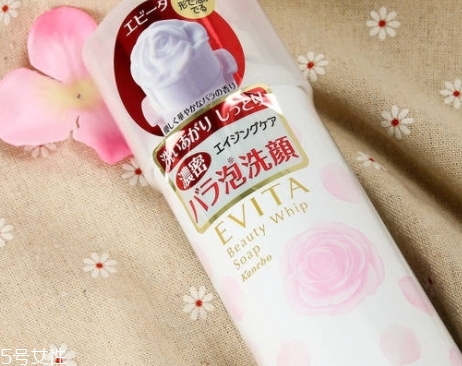 潔面泡沫能卸妝嗎？