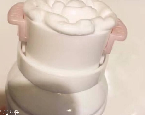 潔面泡沫能卸妝嗎？