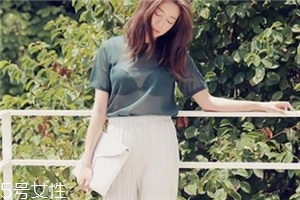 白褲子怎么搭配衣服好看？跟著明星學穿搭