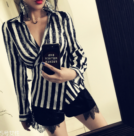 今年流行什么樣的白襯衫？襯衫也有新花樣
