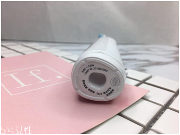 歐樂(lè)b電動(dòng)牙刷怎么樣？四個(gè)刷頭很好用