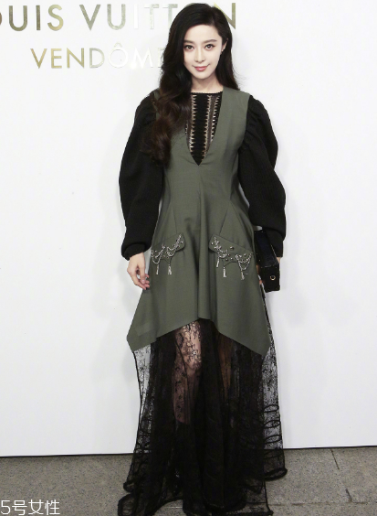 泡泡袖衣服怎么搭配？在大女人和小公舉之間自由轉(zhuǎn)換