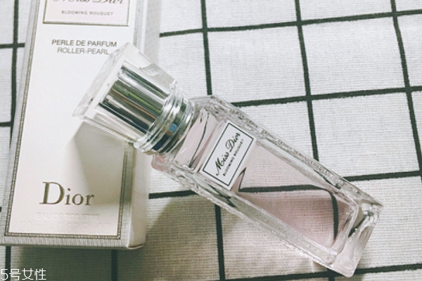 迪奧滾珠香水怎么使用？dior滾珠香水用法
