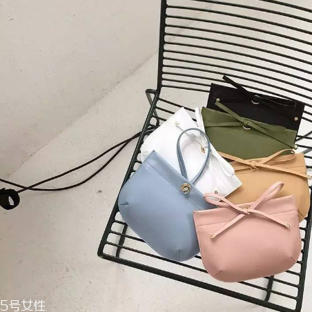 aiou是什么牌子？極簡(jiǎn)風(fēng)個(gè)性包袋