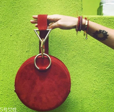 tara zadeh是什么牌子？背出與眾不同的風(fēng)采