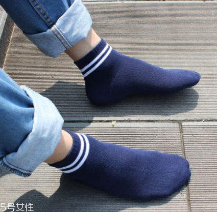 襪子能和衣服一起洗嗎？襪子最好單獨(dú)洗