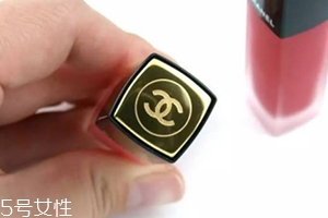 香奈兒印記唇釉154是啞光嗎？美到窒息的色號