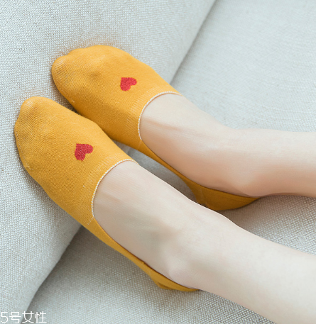 襪子粘有頭發(fā)怎么辦？巧妙利用身邊物品