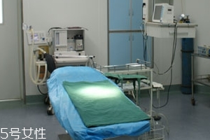 麻藥可以帶上飛機(jī)嗎？不能帶但可托運(yùn)