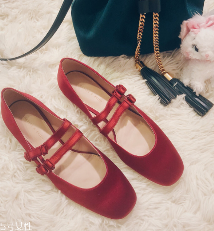 charles keith鞋子怎么樣？網紅爆款單鞋