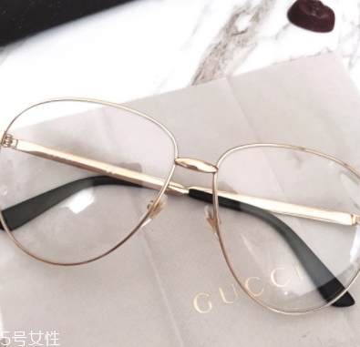 gucci平光鏡多少錢？明星都在戴的同款平光鏡