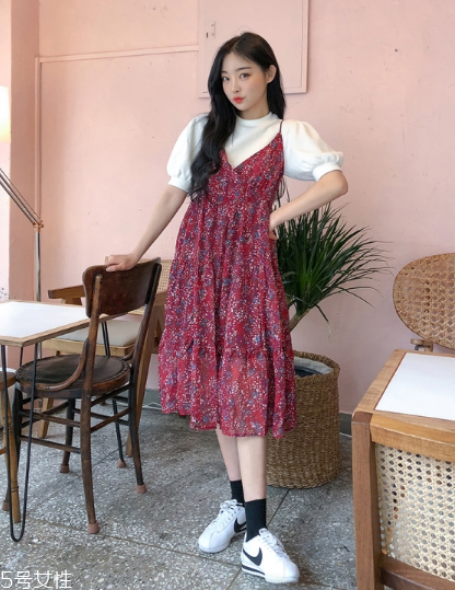 印花連衣裙配什么鞋子？印花連衣裙搭配鞋子圖片