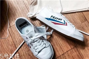 小白鞋買小了怎么辦？小白鞋太小這樣做