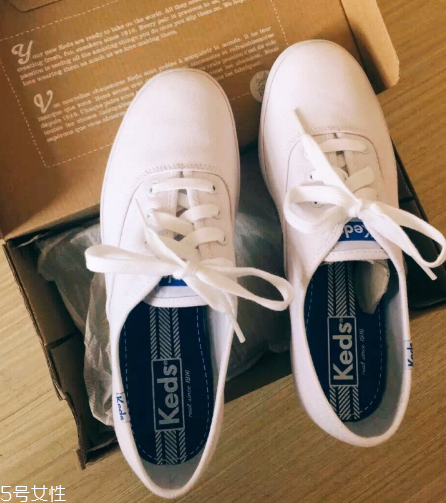 keds小白鞋多少錢(qián)？keds帆布鞋正品價(jià)位