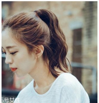 中長(zhǎng)發(fā)怎么扎好看 中長(zhǎng)發(fā)這樣扎可愛又減齡