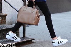 小白鞋怎么存放不發(fā)黃？小白鞋的存放方法