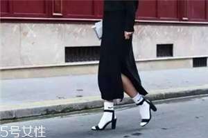 襪子怎么搭配時(shí)尚？襪子外露搭配圖片